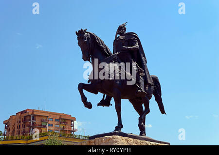 Skanderbeg Denkmal, reiterstatue Skenderbej, Albanischen Nationalhelden Skanderbeg, Skanderbeg Square, Tirana, Albanien Stockfoto