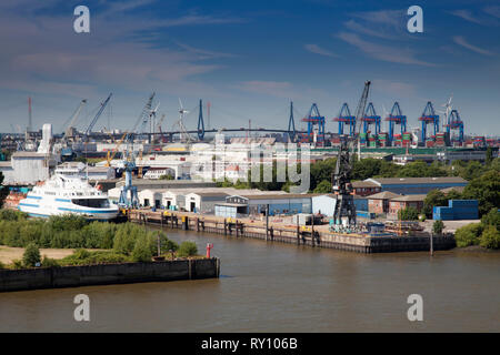 Blick auf den Hafen von Hamburg, Kohlbrand Brücke, Hamburg, Deutschland Stockfoto