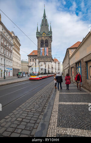 Prag, Tschechische Republik. März 10, 2018. Ansicht des Jindřich Turm Stockfoto