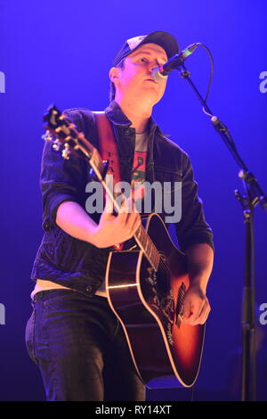 Glasgow, UK. 10 Mär, 2019. Travis Denning führt auf dem Land zu Land Musikfestival auf der Hydro-Arena in Glasgow. Credit: Colin Fisher/Alamy leben Nachrichten Stockfoto