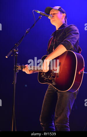 Glasgow, UK. 10 Mär, 2019. Travis Denning führt auf dem Land zu Land Musikfestival auf der Hydro-Arena in Glasgow. Credit: Colin Fisher/Alamy leben Nachrichten Stockfoto