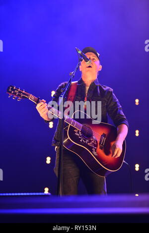 Glasgow, UK. 10 Mär, 2019. Travis Denning führt auf dem Land zu Land Musikfestival auf der Hydro-Arena in Glasgow. Credit: Colin Fisher/Alamy leben Nachrichten Stockfoto