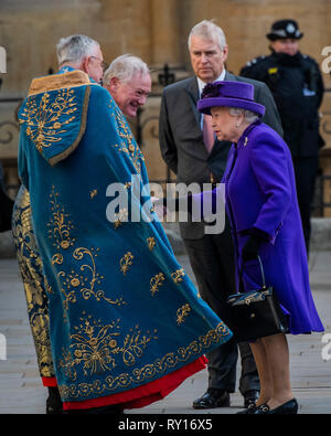 Westminster Abbey, London, UK. 11 Mär, 2019. Die Königin kommt mit Prinz Andrew - ein Service, der Feier des 70. Jahrestages des modernen Commonwealth von Westminster Abbey. Credit: Guy Bell/Alamy leben Nachrichten Stockfoto