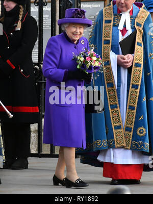 London, Großbritannien. 11 Mär, 2019. Die Königin bei der jährlichen multi-religiöse Service in der Feier des Commonwealth, in der Westminster Abtei Credit: Nils Jorgensen/Alamy leben Nachrichten Stockfoto