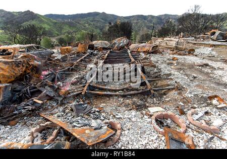 Agoura Hills, Kalifornien, USA. 11 Mär, 2019. Die Seminole Federn Mobile Home Park, wo fast 100 Häuser einige Vor vier Monaten während der woolsey Feuer zerstört wurden. Credit: Brian Cahn/ZUMA Draht/Alamy leben Nachrichten Stockfoto