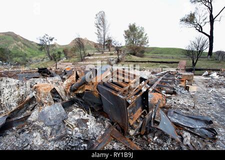 Agoura Hills, Kalifornien, USA. 11 Mär, 2019. Die Seminole Federn Mobile Home Park, wo fast 100 Häuser einige Vor vier Monaten während der woolsey Feuer zerstört wurden. Credit: Brian Cahn/ZUMA Draht/Alamy leben Nachrichten Stockfoto