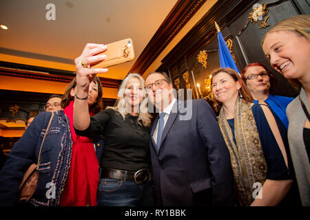 März 10, 2019, Französisch Cultural Center, Boston, MA, USA: Francois Hollande, der ehemalige Präsident der Französischen Republik an einem Treffen und Rezeption Grüße an französische Kulturzentrum. Stockfoto