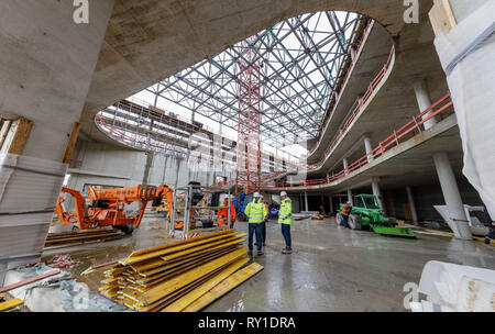 Hamburg, Deutschland. 11 Mär, 2019. Blick auf die neu gebaute Foyer des Congress Center Hamburg, CCH, die voraussichtlich im Sommer 2020 nach umfangreichen Revitalisierungsmaßnahmen zu öffnen. Quelle: Markus Scholz/dpa/Alamy leben Nachrichten Stockfoto