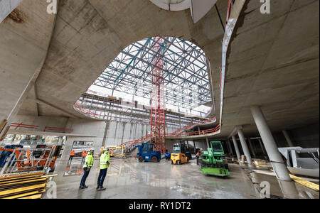 Hamburg, Deutschland. 11 Mär, 2019. Blick auf die neu gebaute Foyer des Congress Center Hamburg, CCH, die voraussichtlich im Sommer 2020 nach umfangreichen Revitalisierungsmaßnahmen zu öffnen. Quelle: Markus Scholz/dpa/Alamy leben Nachrichten Stockfoto