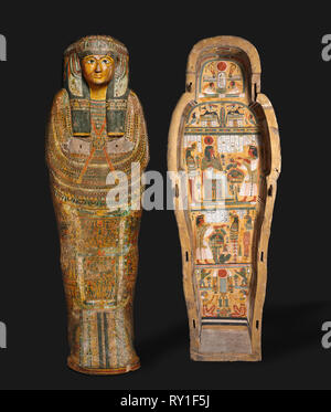 Sarg von Nesykhonsu, C. 976-889 BC. Ägypten, Theben, 3. Zwischenzeit, späte Dynastie 21 (1069-945 v. Chr.) bis frühen Dynastie 22 (945-715 v. Chr.). Gessoed und lackiert, Sycamore fig; insgesamt: 70 cm (27 9/16 Zoll Stockfoto