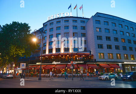 Cafe Reinhard, Hotel Bristol, Kurfürstendamm, Charlottenburg, Berlin, Deutschland Stockfoto