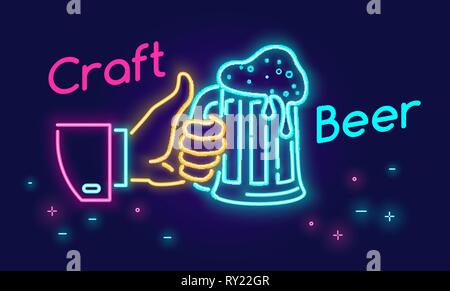 Handwerk Bier Glas und Daumen nach oben Symbol im Neonlicht Stil auf dunklem Hintergrund. Helle Vektor neon Abbildung der menschlichen Hand hält Bierkrug mit t Stock Vektor