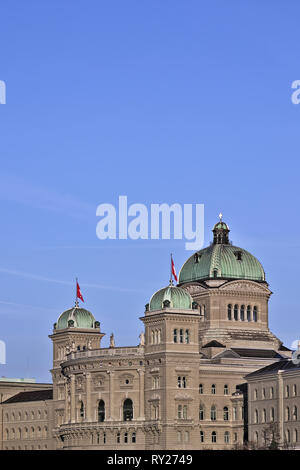 Die Bundesregierung Palace (1902), das Parlamentsgebäude (Bundeshaus) Gehäuse der Bundesrat, Bern, Hauptstadt der Schweiz, in Europa. Das Gebäude ist s Stockfoto