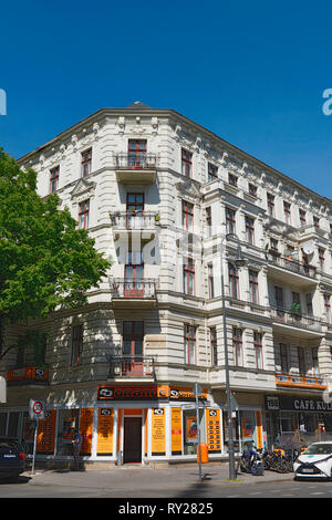 Altbauten, die Karl-Marx-Straße in Neukölln, Berlin, Deutschland Stockfoto