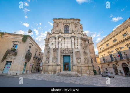 Lecce, Apulien, Italien - Fassade der katholischen Kirche der Hl. Klara (Chiesa di Santa Chiara) In Piazzetta Vittorio Emanuele II Platz. Die Region Apulien Stockfoto