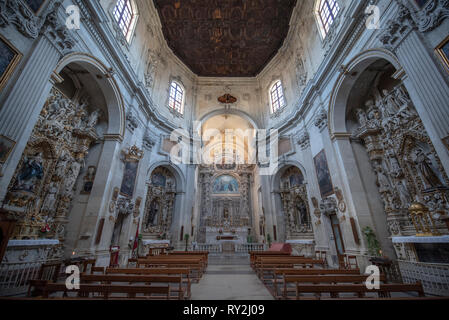 Innerhalb der katholischen Kirche der Hl. Klara (Chiesa di Santa Chiara) In Piazzetta Vittorio Emanuele II Platz. Lecce, Apulien, Italien Stockfoto