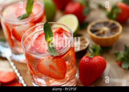 Strawberry punch hausgemachten Cocktail closeup Stockfoto