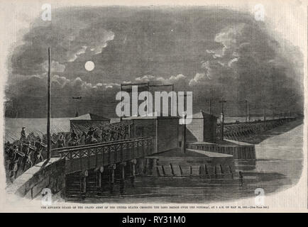 Die Vorhut der Grand Armee der Vereinigten Staaten über die lange Brücke über den Potomac, um 2 Uhr morgens am 24. Mai 1861, 1861. Winslow Homer (American, 1836-1910). Holzstich Stockfoto