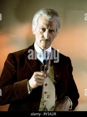 PETER CUSHING, DR WHO DALEKS INVASION DER ERDE 2150 AD, 1966 Stockfoto