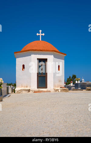 Kleine Kapelle auf dem Friedhof in der Nähe von Kloster Arkadi in Kreta, copy-Raum Stockfoto