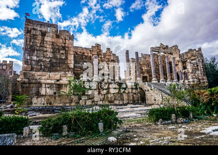 Baalbek historische Sehenswürdigkeit Bacchus Tempel Römische Gott des Weines Eingang Stockfoto