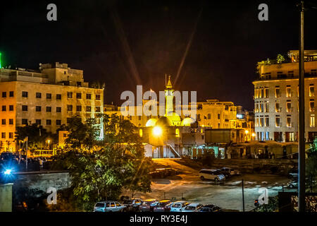 Beirut al Omari Moschee mit Minaretten zurück Ansicht bei Nacht Stockfoto