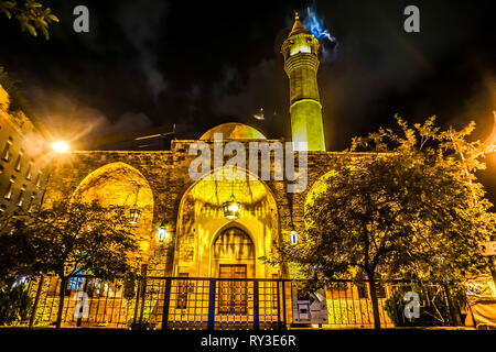 Beirut al Omari Moschee mit Minaretten zurück Ansicht bei Nacht Stockfoto