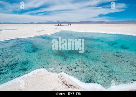 Argentinien, Provinz Salta, Puna Wüste, San Antonio de los Cobres, Salinen, Salinas Grandes in der Nähe von Tres Morros Stockfoto