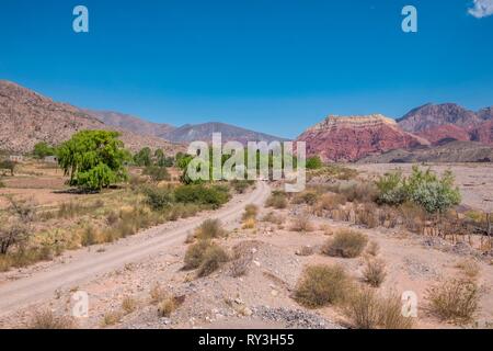 Argentinien, Provinz Jujuy, Quebrada de Humahuaca als Weltkulturerbe von der UNESCO, Colonia San Jose, Yacoraite Vulkan Stockfoto