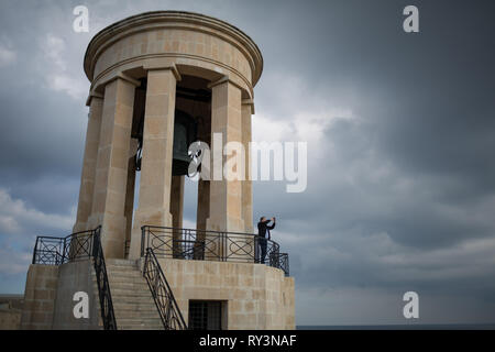 Belagerung Bell War Memorial, in Valletta, Malta, 22. Februar 2019. Stockfoto