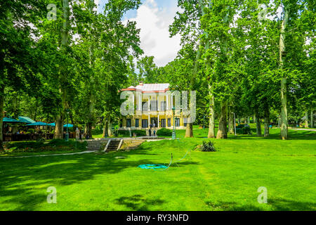 Teheran Niavaran Palace Complex Ahmad Shahi Pavillon Garten Front View Point Stockfoto