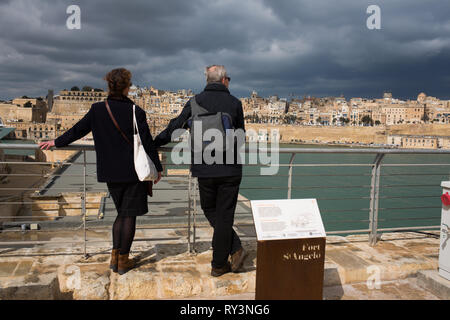 Blick auf Valletta von Fort St. Angelo, in Birgu, die "Drei Städte", in Valletta, Malta, 26. Februar 2019. Stockfoto