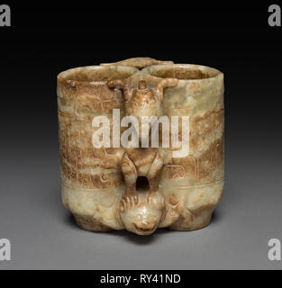 Meister Vase, 960-1279. China, Song Dynastie (960-1279) - Ming Dynastie (1368-1644). Jade; gesamt: 8,9 x 9,2 x 4,6 cm (3 1/2 x 3 5/8 x 1 13/16 in Stockfoto