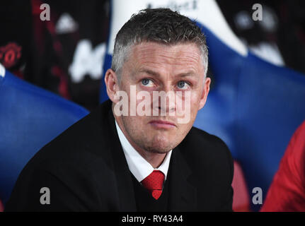 LONDON, ENGLAND - 27. FEBRUAR 2019: Manchester manager Ole Gunnar Solskjær dargestellt vor der 2018/19 Premier League Spiel zwischen Crystal Palace FC und Manchester United am Selhurst Park. Stockfoto