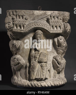 Daniel in der Löwengrube, C. 1125-1150. Frankreich, Saint-Aignan-sur-Cher, aus dem 12. Jahrhundert. Kalkstein; gesamt: 72,4 x 68,6 x 36,2 cm (28 1/2 x 27 x 14 cm Stockfoto