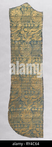 Kasel Fragment mit realistischen Tiere, C. 1420. Italien. Seide, Gold thread; lampas Gewebe; Durchschnitt: 113,7 x 29,2 cm (44 3/4 x 11 1/2 in. Stockfoto