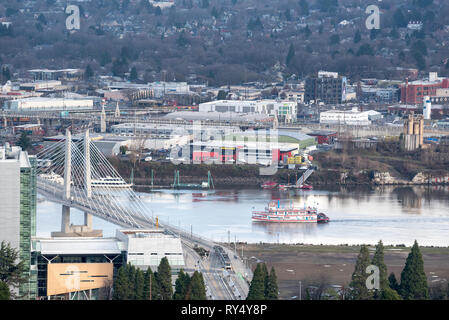 Sternwheel tour Boot auf dem Willamette River in Portland, Oregon. Stockfoto