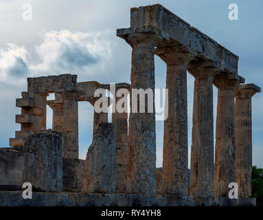 Klassischer alter Tempel von Aphaia Athina auf der Insel Ägina in Griechenland Stockfoto