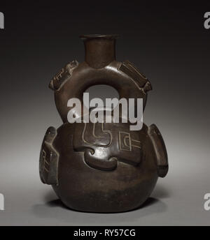 Schiff mit Bügel ohne Auslauf, 500-200 BC. Peru, Nordküste, Cupisnique Stil (1200-200 v. Chr.). Steingut; gesamt: 22,8 x 17,2 cm (9 x 6 3/4 Zoll Stockfoto