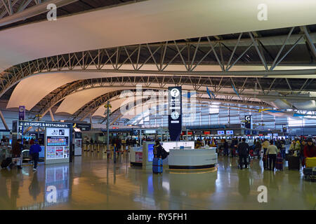 OSAKA, Japan - 1 Mar 2019 - Ansicht der Kansai International Airport (KIX), ein internationaler Flughafen, der auf einer künstlichen Insel in der Mitte des Os entfernt Stockfoto