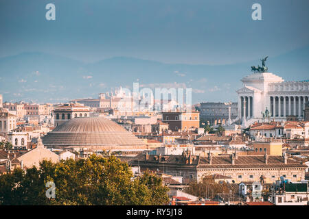 Rom, Italien. Dachschräge von Pantheon und das Stadtbild der Stadt Stockfoto