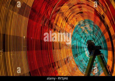 Riesenrad Lichter in der Nacht Stockfoto