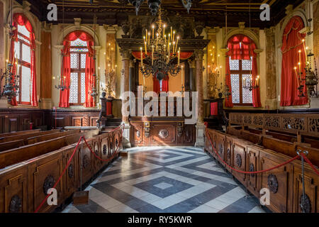 Das prächtige Interieur der Jüdischen Synagoge Scola Spagnola Ponentina o in Venedig, Italien. Stockfoto