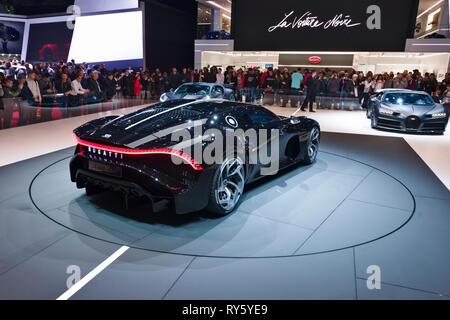 Bugatti ist eine Sensation auf dem Genfer Automobilsalon durch die Enthüllung der "Voiture Noire', den teuersten in der Welt, in Genf, Schweiz Stockfoto