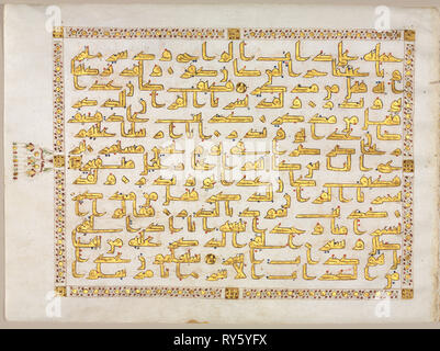 Koran Manuskript Folio (Recto und verso); linke Seite des Bifolio, 800 s. Nordafrika, Aghlabid oder Abbasidenperiode, 9. Jahrhundert. Gold, Tusche und Farben auf Pergament; gesamt: 26,7 x 73 cm (10 1/2 x 28 3/4 in.); Text: 22,8 x 30 cm (9x11 13/16-in Stockfoto