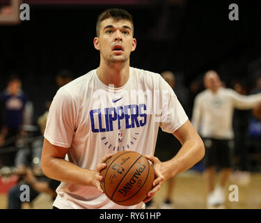 Los Angeles, CA, USA. 11 Mär, 2019. LA Clippers Zentrum Ivica Zubac #40 vor den Boston Celtics vs Los Angeles Clippers at Staples Center am 11. März 2019. (Foto durch Jevone Moore) Credit: Csm/Alamy leben Nachrichten Stockfoto