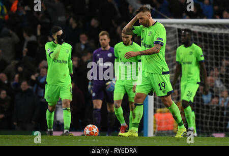 Manchester, Großbritannien. 12 Mär, 2019. Fussball: Champions League, K.o.-Runde, Achtelfinale, Rückspiel: Manchester City - FC Schalke 04 im ethiad Stadion. Schalkes Guido Burgstaller reagiert während des Spiels. Credit: Ina Faßbender/dpa/Alamy leben Nachrichten Stockfoto