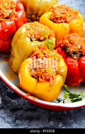 Gefüllte Paprika mit Hackfleisch. Gebackene Paprika Stockfoto