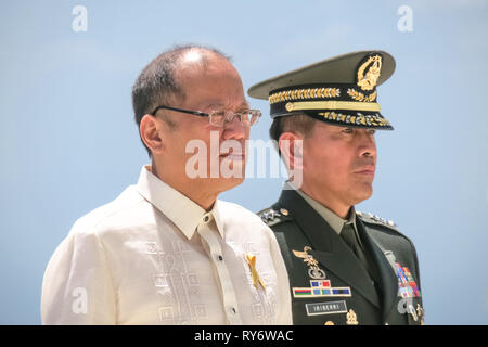 Benigno Aquino III., der 15. Präsident der Philippinen, am Denkmal zum Gedenken an den Fall von Bataan-Mount Samat, Philippinen Stockfoto