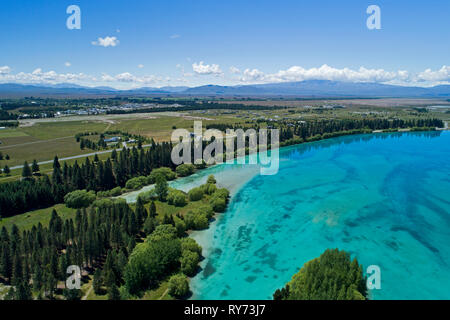 Lake Ruataniwha und Twizel, Mackenzie Country, Südinsel, Neuseeland - Luftbild Stockfoto